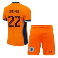 Camisa de Futebol Holanda Denzel Dumfries #22 Equipamento Principal Infantil Europeu 2024 Manga Curta (+ Calças curtas)